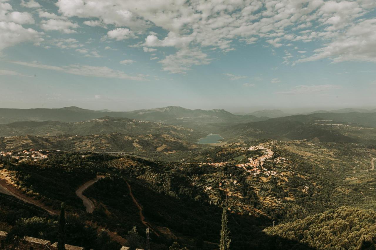 Готель Castello Di Rocca Cilento Екстер'єр фото