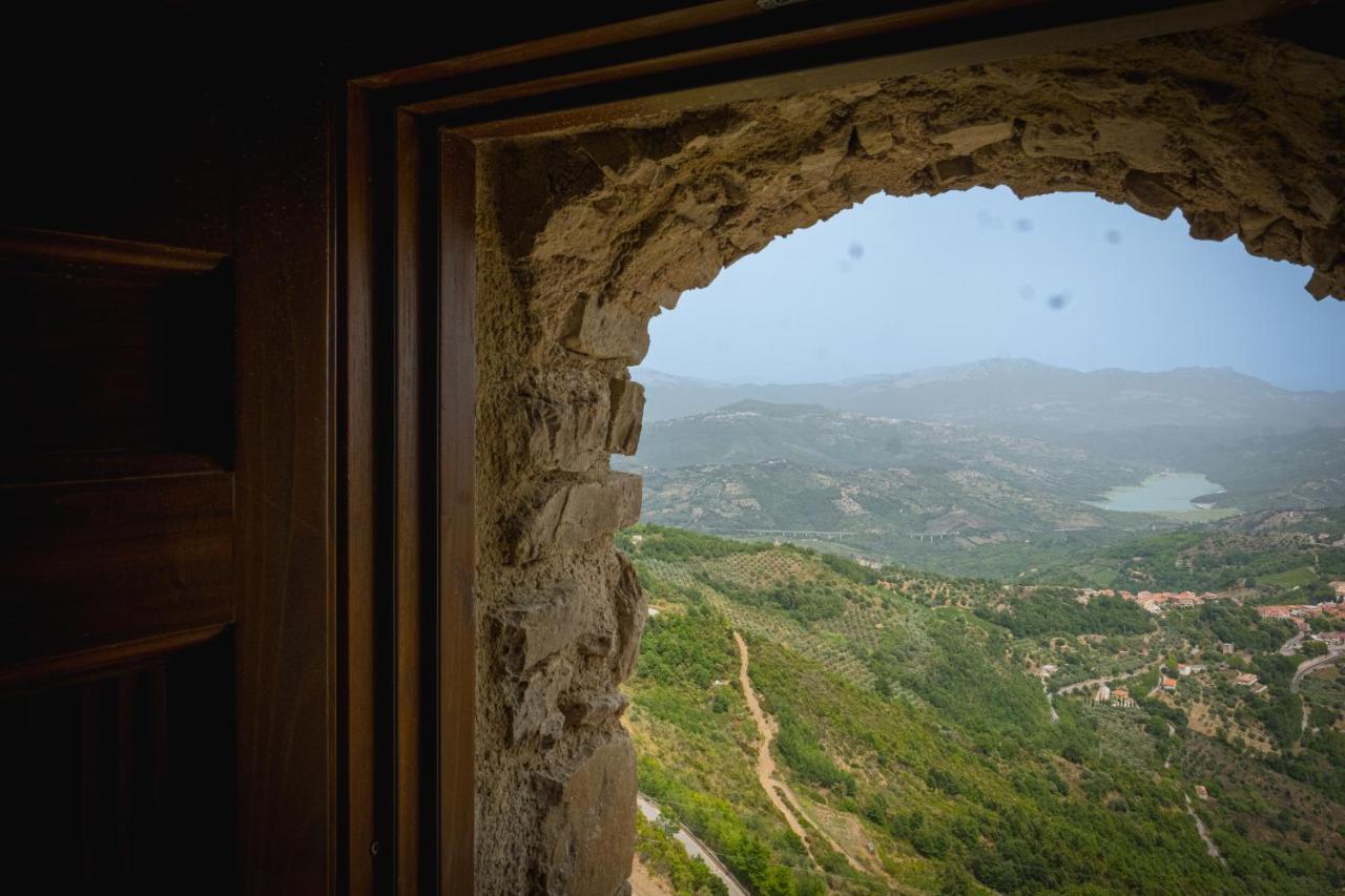 Готель Castello Di Rocca Cilento Екстер'єр фото