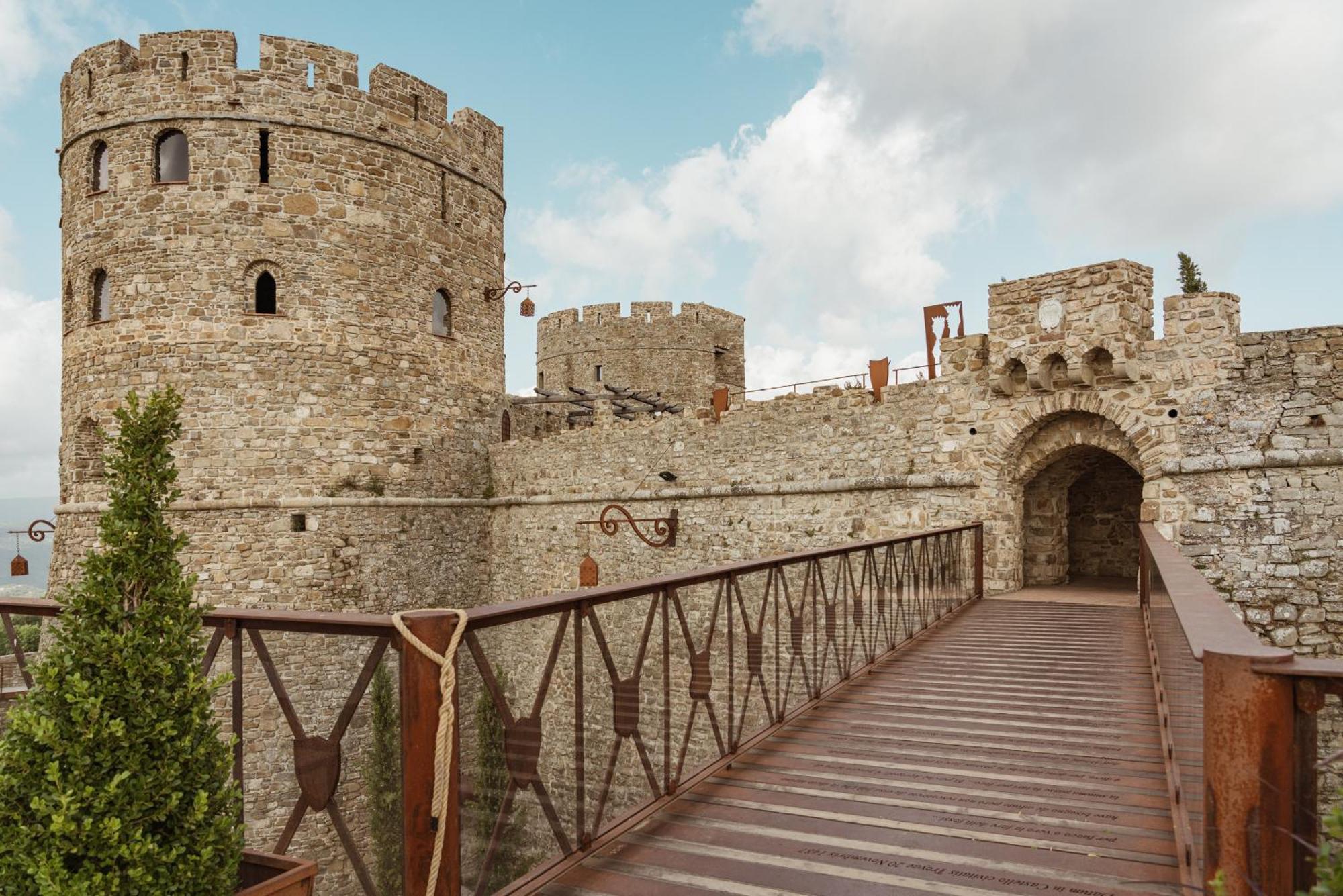 Готель Castello Di Rocca Cilento Екстер'єр фото